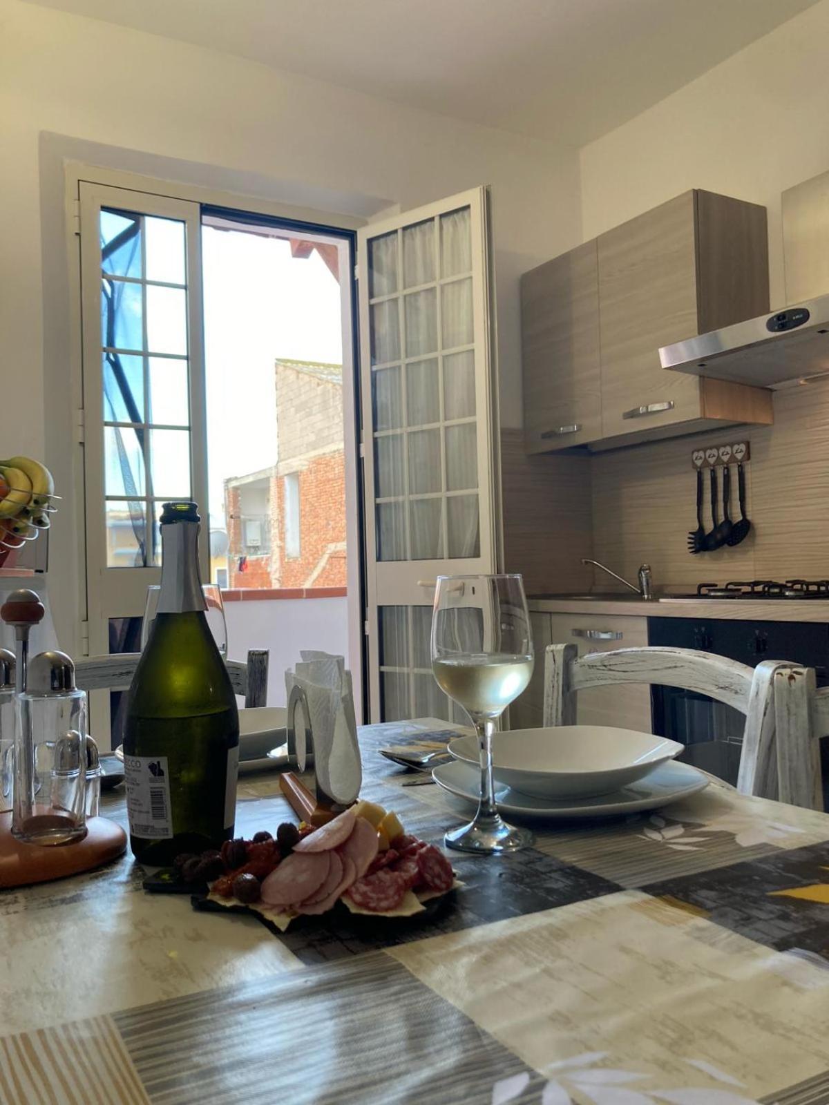 S'Imbusthouse Appartement Oristano Buitenkant foto